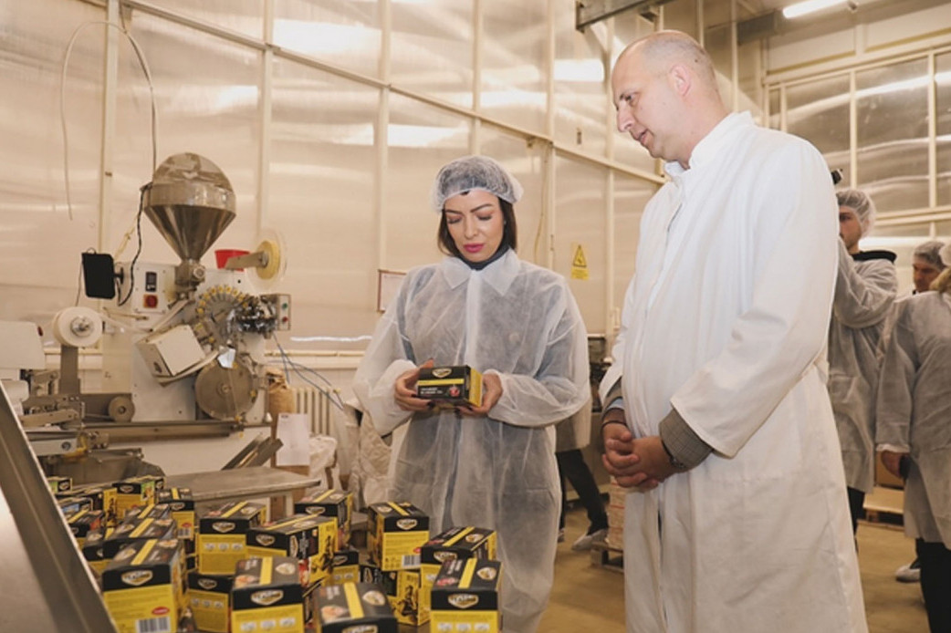 Niški Yumis bi da postane svetski brend, za sad izvoze u 54 zemlje! Ministarka Mesarović najavljuje pomoć (FOTO)