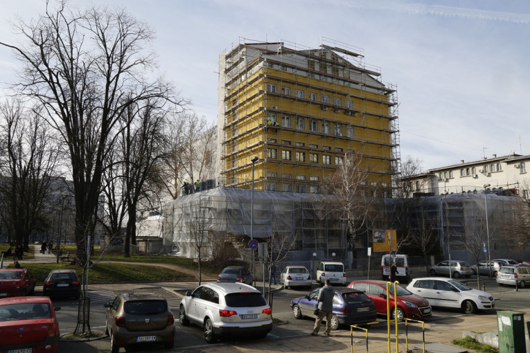 Rafali na pravoslavni krst: Vandali napali srpsko groblje