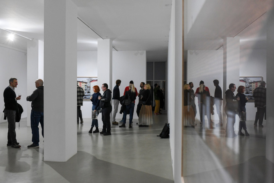 "Bitno je šta vaše oči vide": Izložba slovenačkog fotografa na kojoj su posetioci izloženi optičkoj igri (FOTO)