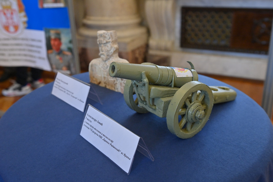 Naš vojnik, naš heroj! Ministarstvo odbrane tradicionalno pozvalo osnovce na nagradni konkurs: Pobednici dobijaju vredne nagrade (FOTO)