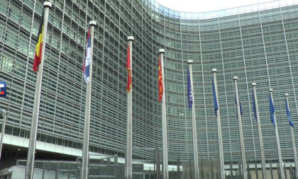 Evropska komisija zvanično potvrdila: Nema govora o zamrzavanju finansijskih sredstava Srbiji