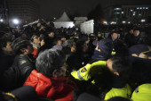 Haos u Južnoj Koreji zbog vanrednog stanja! Opozicija upala u parlament, besni građani izašli na ulice (VIDEO/FOTO)