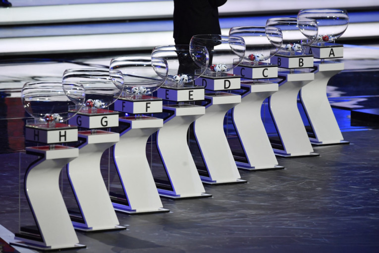 Sitijeva "trojka" protiv šampiona: Pogledajte u FULL HD, kako su "građani" čestitali jubilej šefu Gvardioli (VIDEO)