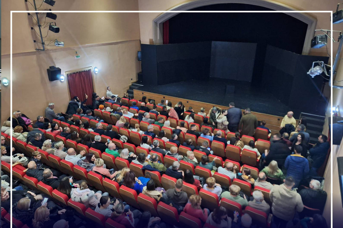 Monodrama "Knjiga o Milutinu" napunila Kulturni centar u Inđiji