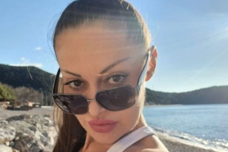 Preminula majka Branke Blek Rouz: Oglasila se nakon porodične tragedije, dom joj je zavijen u crno