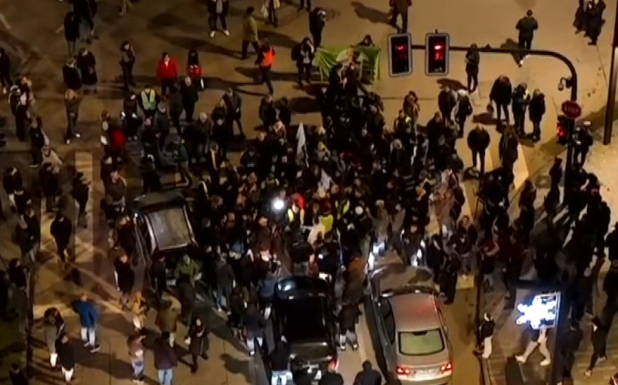 Tuga, čemer i jad: Ova fotografija dokazuje koliko zaista ljudi blokira Beograd na vodi (FOTO)