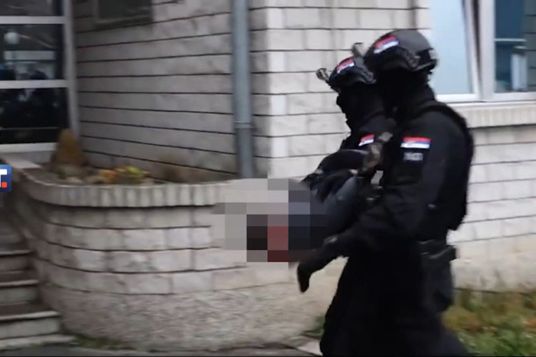 Dodeljeni ugovori o sredstvima za kupovinu seoske kuće: Obratio se Vučić - Moram da vas napustim zbog terorističkog akta (VIDEO)