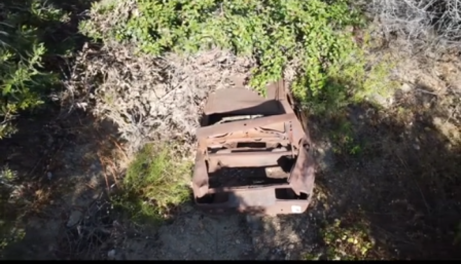 Čovek iz Kalifornije koji na Google mapama traži napuštene automobile pronašao je neverovatne stvari (VIDEO)