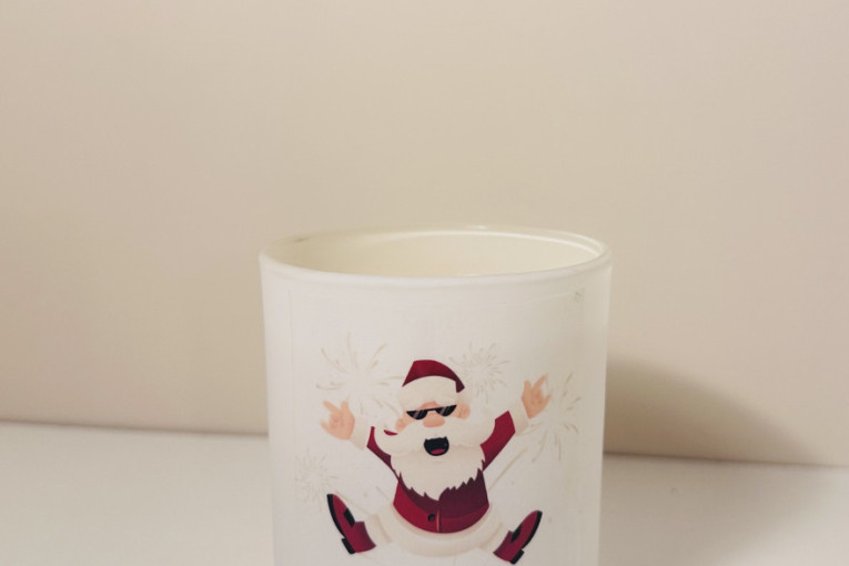 Luka pravi neobične poklone, posebno novogodišnje: U svom asortimanu ima i "prvu pomoć za..." Nećete verovati šta je u pitanju