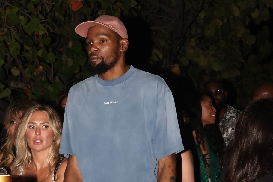 Herojska noć golmana PSŽ-a! Odbranio četiri penala i doneo trofej - sa polomljenom rukom! (VIDEO)