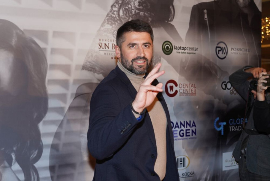 "Vole da odu kod mame na nastup!" Nikola Rađen otvorio dušu o svojim naslednicama, ovako ih vaspitava