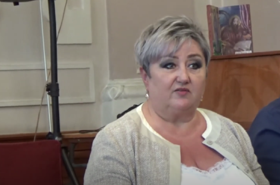 Sramota! Dekanka Filozofskog fakulteta sa jajima pred policiju - lice nasilja Natalije Jovanović