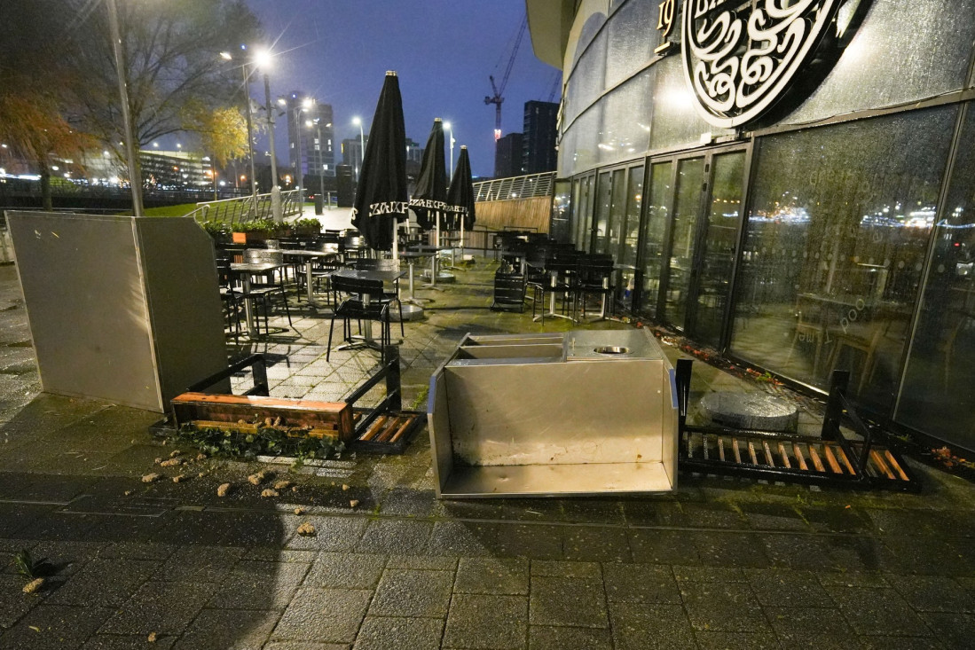 Loše vreme pomutilo planove: Brojni događaji povodom Nove godine otkazani širom Velike Britanije