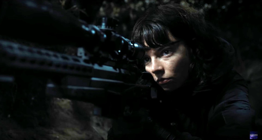 Anja Tejlor-Džoj i Majls Teler u novom filmu čuvaju "vrata pakla": Borba za život u stravičnoj klisuri obavijenoj maglom (FOTO/VIDEO)