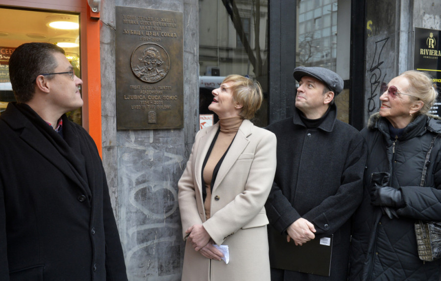 Otkrivena spomen-ploča Ljubici Cuci Sokić: Počast jednoj od najznačajnijih umetnica srpske kulturne scene (FOTO)