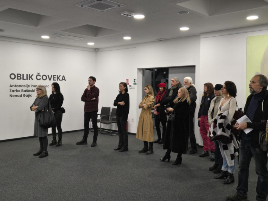 Da li je biti rođen u ljudskom obličju blagoslov ili patnja? Odgovor daju tri umetnika na zajedničkoj izložbi "Oblik čoveka" (FOTO)