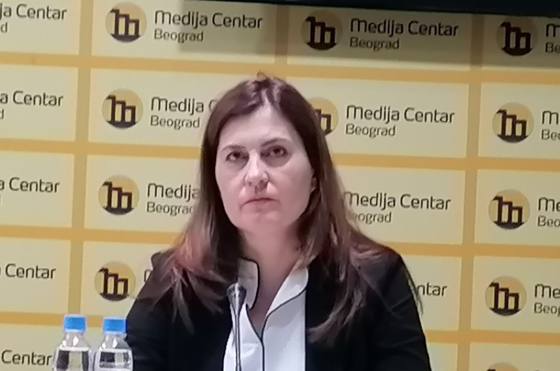 Šokantno upozorenje naše doktorke: UV lampe za nokte izazivaju rak zbog koga se ostaje bez prstiju!