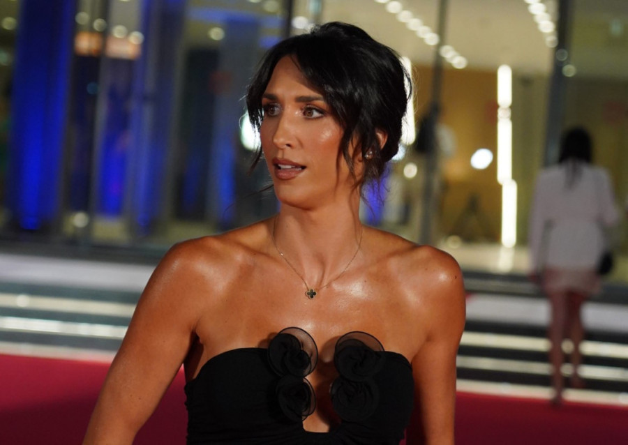 Jelisaveta Orašanin spakovala kofere i napustila Srbiju s ćerkom: Evo i gde su se uputile