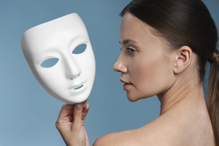 Tri znaka Zodijaka koja svi komentarišu iza leđa: Zbog loših osobina su najomraženiji u društvu