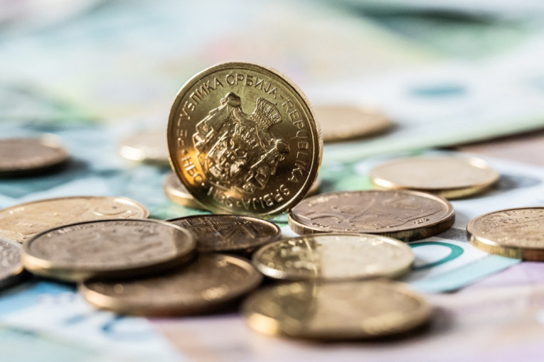 Zvanično potvrđeno: Vanredno povećanje minimalca i plata u ovim sektorima!