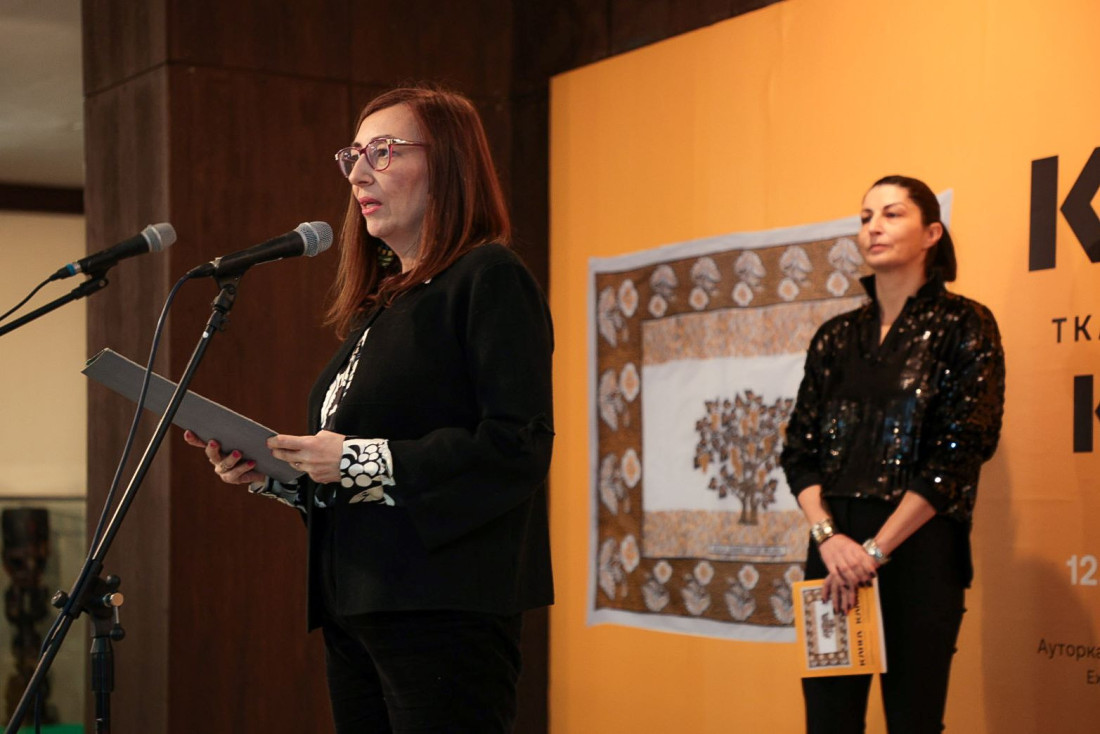 Zavirite u svet živopisne odeće žena iz Kenije, Tanzanije i Ugande:  Otvorena  izložba "Kanga – tkanine koje govore" (FOTO)