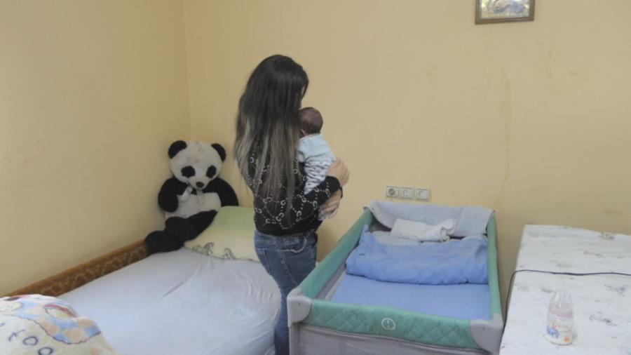 Ovo je maleni Vuk koji se rodio u autu! Hrabra majka Dragana i otac Petar još uvek ne veruju kako je na svet došao njihov sin (VIDEO)