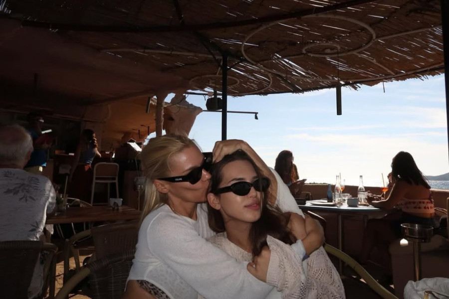 Skinula se ćerka Nataše Bekvalac: Pokazala izvajano telo, a tek da vidite komentar pevačice