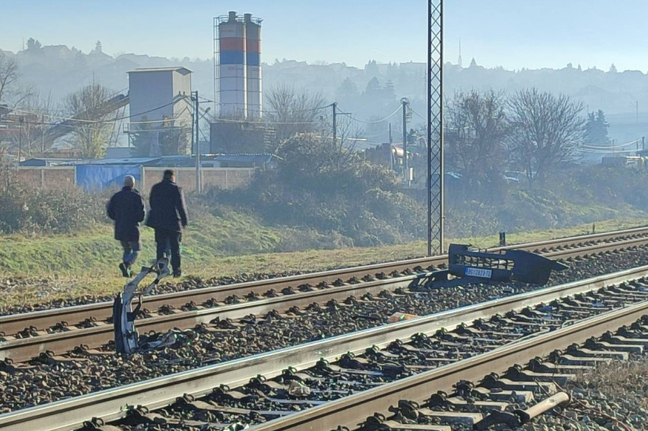 Oglasili se iz Infrastrukture železnice nakon nesreće: Prelaz Kijevo je obezbeđen automatskim polubranicima i oni su bili spušteni