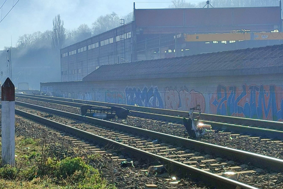 Voz usmrtio muškarca pred očima putnika! Okrenuo ga nekoliko puta