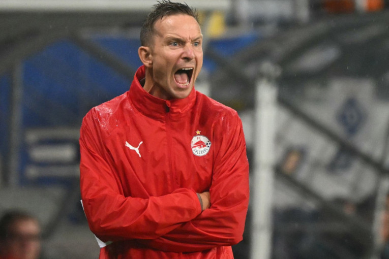 Srbi čekaju novog šefa! Loši rezultati mu došli glave, Salcburg smenio trenera!