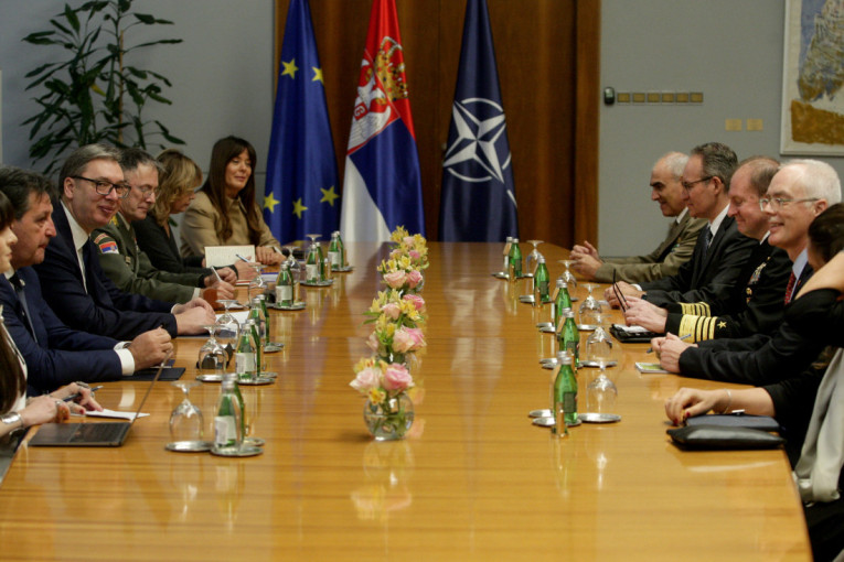 Vučić sa komandantom NATO-a: Srpska politika vojne neutralnosti ostaje čvrsta, ali smo otvoreni za dalju saradnju (FOTO)