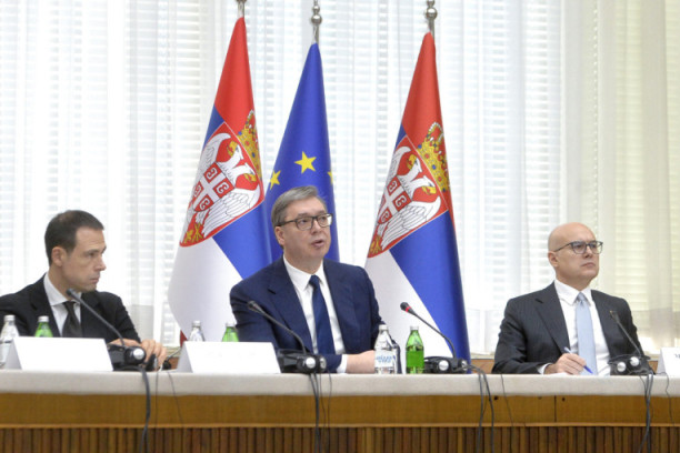 Vučić na sednici Vlade Srbije: Narednih dana Priština će proglasiti Srbe krivim za napad na Ibar-Lepenac, bez dokaza (VIDEO)