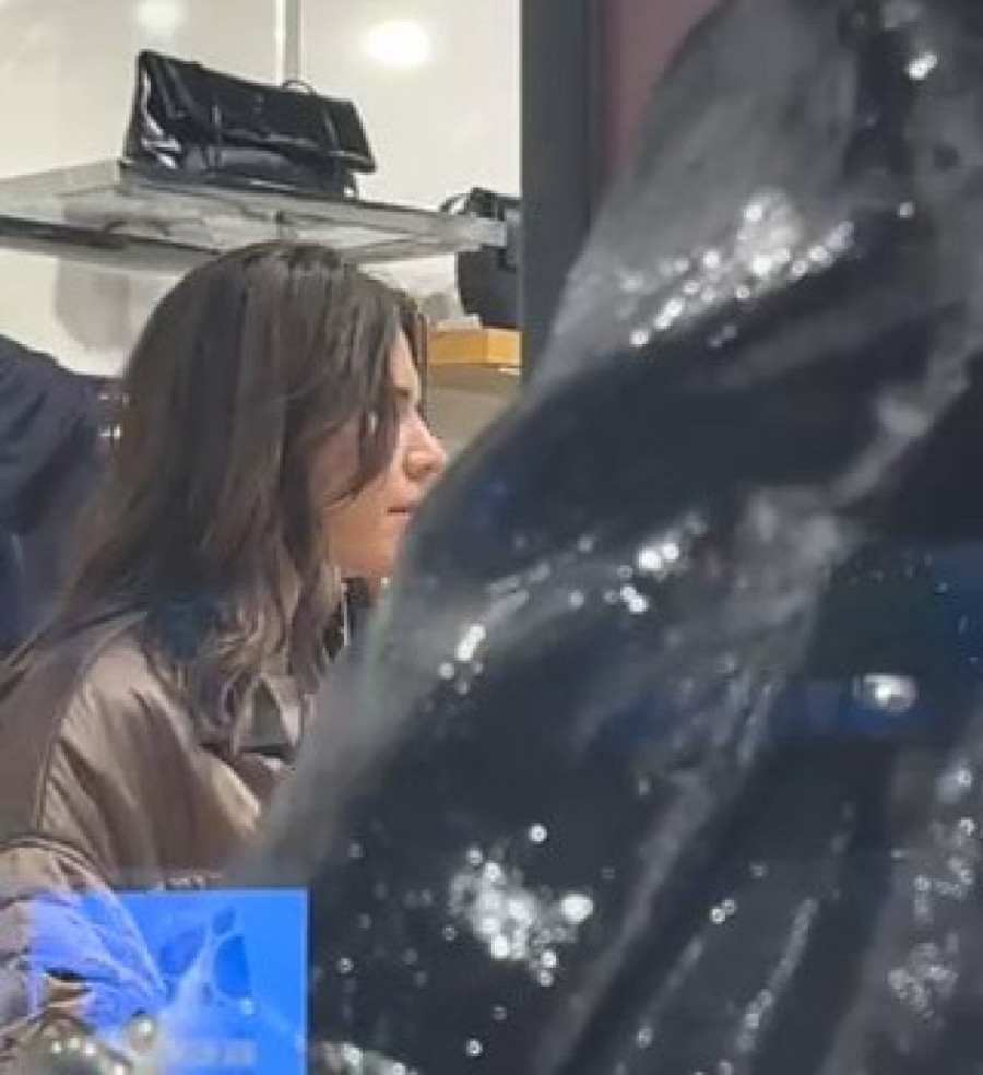 PAPARACO Anica Lazić u šopingu, ali bez Lazara Ristovskog: Evo čime se počastila u skupocenoj radnji! (VIDEO)