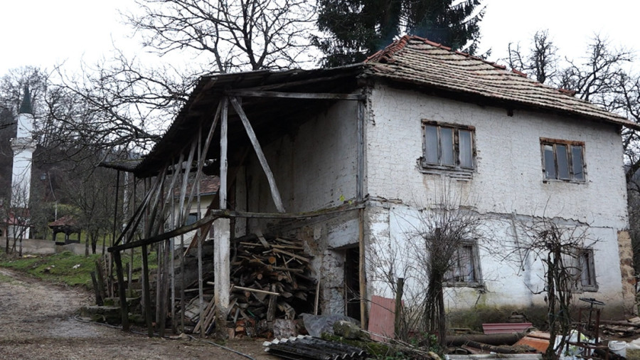 Ne gledamo kako se ko zove, niti ko se kom bogu moli: Veliko srce humanih Pribojaca, izgrađen novi dom za porodicu Gibanica (FOTO)