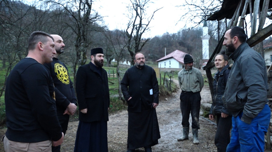 Ne gledamo kako se ko zove, niti ko se kom bogu moli: Veliko srce humanih Pribojaca, izgrađen novi dom za porodicu Gibanica (FOTO)