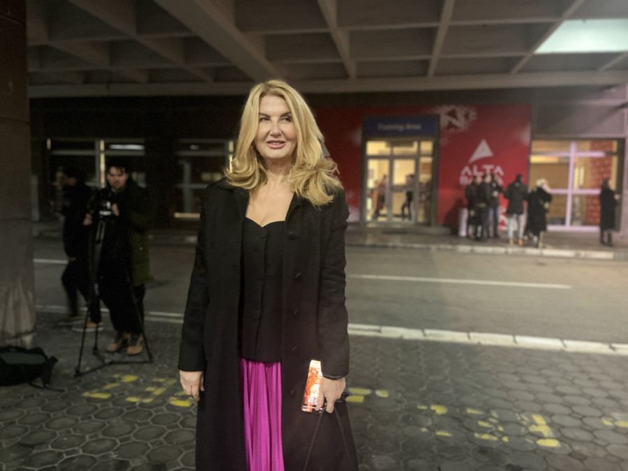 Poznati na koncertu Laure Pauzini: Influenserka došla bez muža glumca, a poznata voditeljka priznala nešto neočekivano (VIDEO)