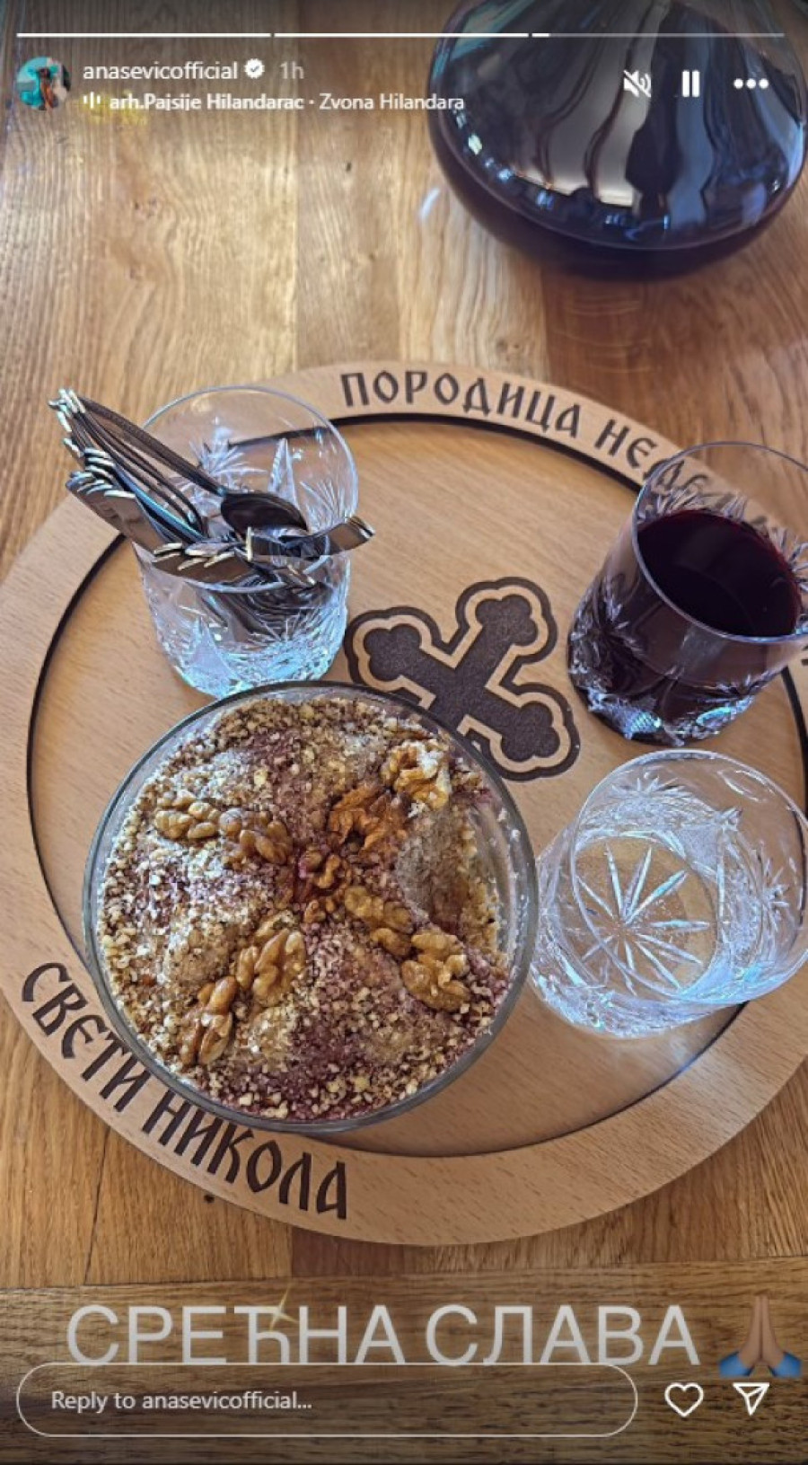 U novom luks domu Ane Sević se danas slavi: Ovako voditeljka s porodicom obeležava sveti praznik