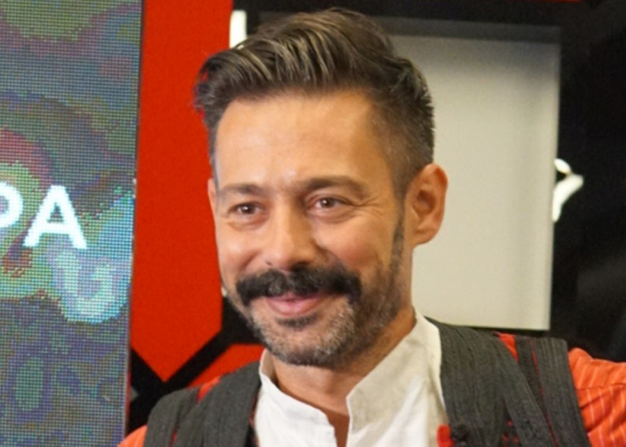 Milan Vasić je s trudnom suprugom prvo obilazio svetinje na Kosovu, a evo gde sada uživaju!