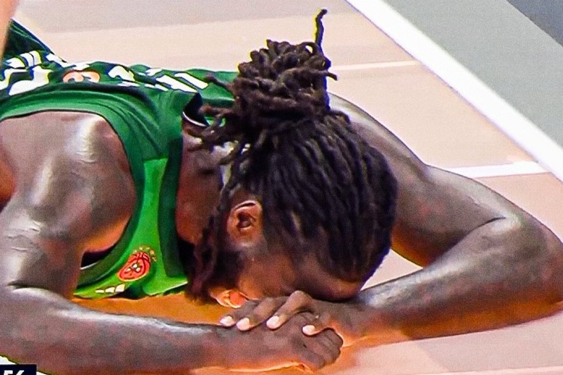 Horor povreda Lesora! Urlao od bolova, nije mogao da stane na nogu, izgleda jezivo! (UZNEMIRUJUĆI VIDEO)