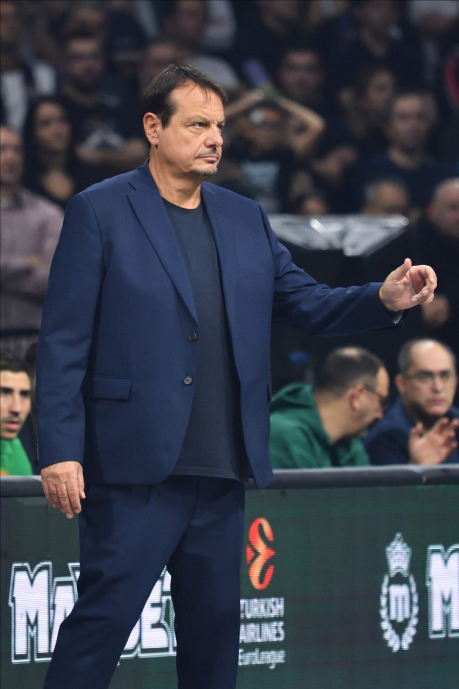 Ataman nije naučio lekciju: Busao se u grudi pred finale Eurobasketa, pa dobio šamrčinu!
