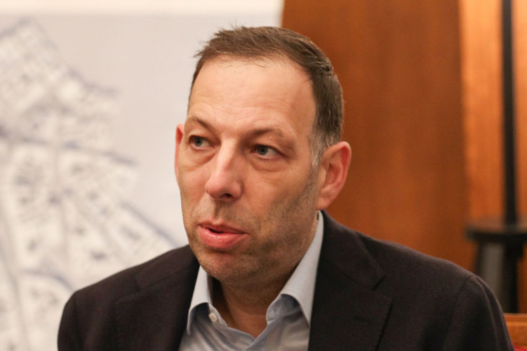 Nastavlja se teror blokadera: Ovoga puta napali kuću gradskog urbaniste Marka Stojčića!