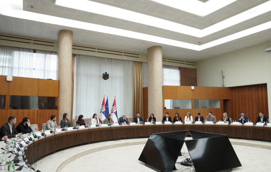 Premijer završio sastanak sa studentskim predstavnicima: SKONUS predaje zvaničan zahtev Ministarstvu, čeka se odgovor države i dekana