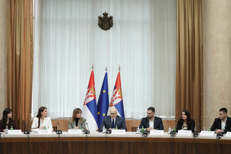 Premijer završio sastanak sa studentskim predstavnicima: SKONUS predaje zvaničan zahtev Ministarstvu, čeka se odgovor države i dekana