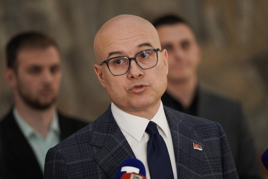 Vučević upozorava: Srbija pod napadom "nevidljive ruke" koja huška Srbe jedne na druge!