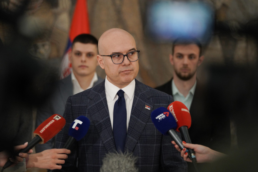 Vučević upozorava: Srbija pod napadom "nevidljive ruke" koja huška Srbe jedne na druge!