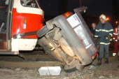 Tramvaj se zakucao u automobil kod Mostarske petlje!
