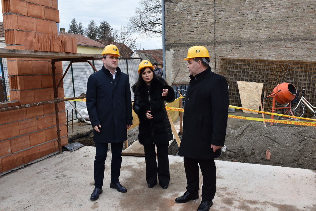 Vraćamo dug  znamenitoj Srpkinji: Nikola Selaković obišao radove na obnovi Spomen-kuće Mileve Marić Ajnštajn (FOTO)