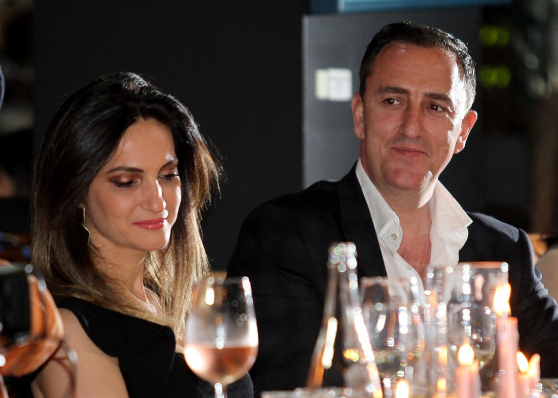 Zavirite u dom Sergeja Ćetkovića! Ćerka objavila fotografiju novogodišnje dekoracije: Ogromna jelka sa svetlucavim detaljima!