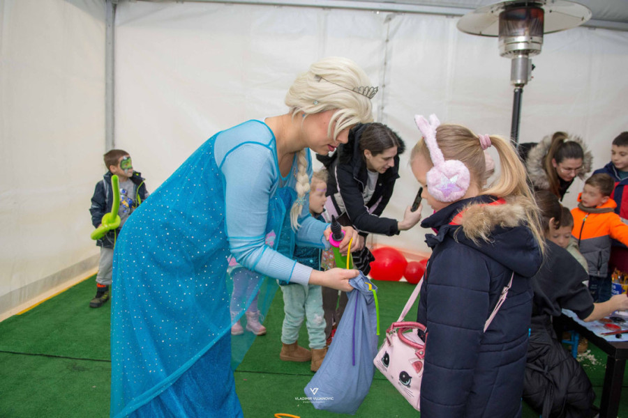 "Novogodišnja bajka" uveličala predprazničnu atmosferu
