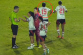 Potpuni haos zbog rasizma na meču u Brazilu! Majmunski gestovi, 6 crvenih kartona i izbacivanje iz takmičenja na dve godine! (VIDEO)